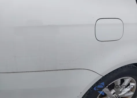 2010 Volkswagen Jetta Limited Edition/Se/Sel from USA, damaged, VIN 3VWRZ7AJ7AM143004